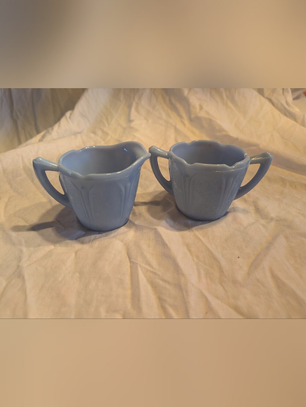 2/100$ Vintage Light Blue milk glass Creamer and Sugar Set - Vintage